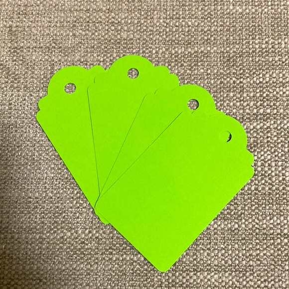 💚 Green Tags 💚 - Picture 3 of 3